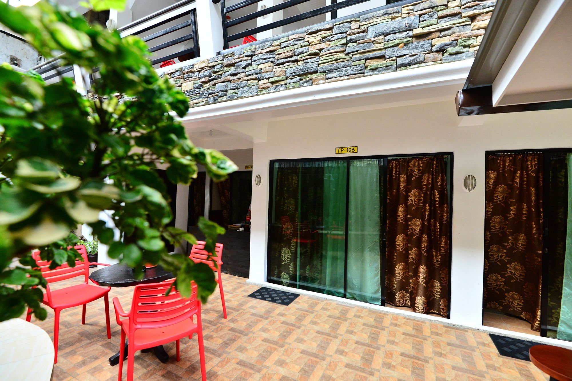 Travellers Pad Boracay Hostel Balabag  Exterior photo