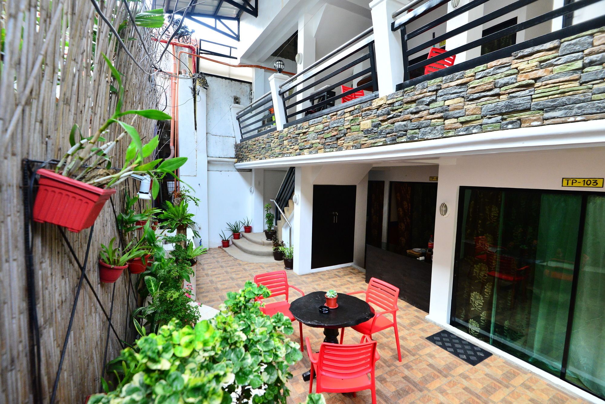 Travellers Pad Boracay Hostel Balabag  Exterior photo