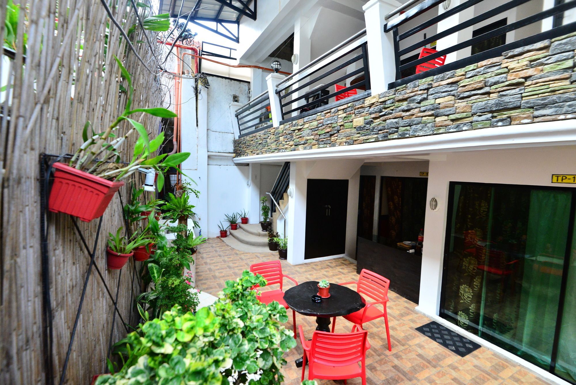 Travellers Pad Boracay Hostel Balabag  Exterior photo